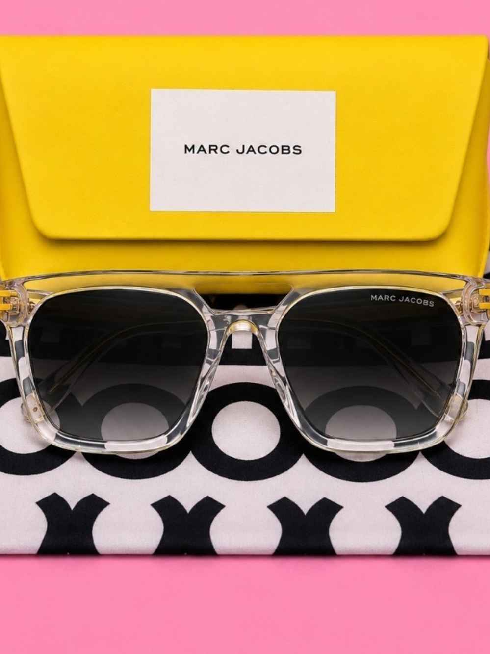 Marc Jacobs 680/ 900 90Sunglasses with Black Gradient Lenses and Yellow Case